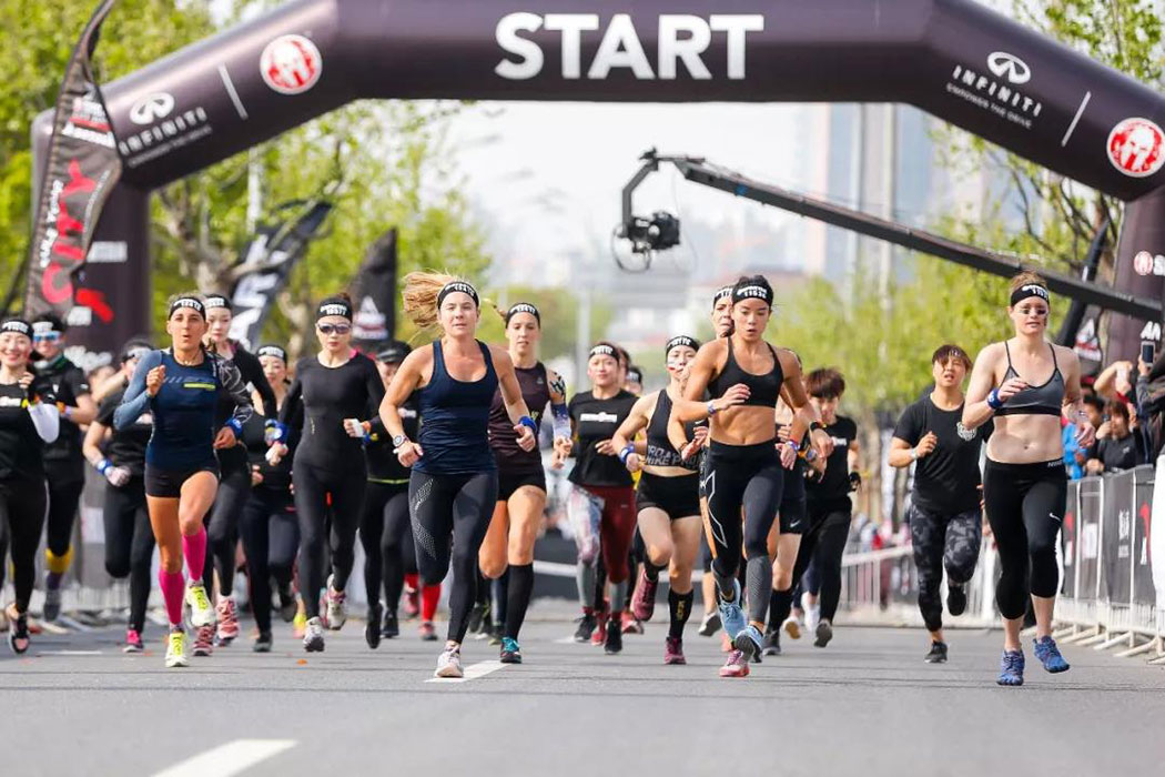 ����Ӣ�����